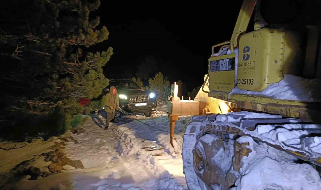 Kazdağları’nda karda mahsur kalan 2 vatandaş kurtarıldı Edremit Kazdağı Milli Parkı’na çıkan ve dönüş yolunda araçları Baba Tepe