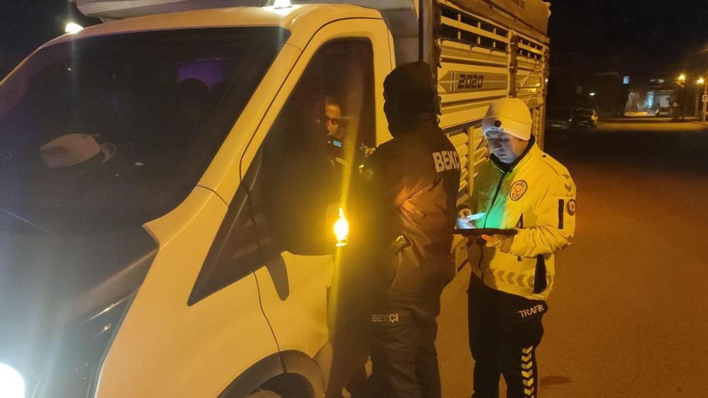 Balıkesir’de polis ekipleri tarafından yapılan asayiş ve trafik denetimlerinde 11