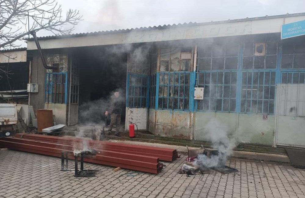 Bandırma’da Yeni Sanayi Sitesi’nde meydana gelen patlamada bir kişi yaralandı.