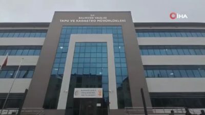 Balıkesir’de genç yaşta anne olan bir kadın, Altıeylül Tapu Müdürlüğü’nün