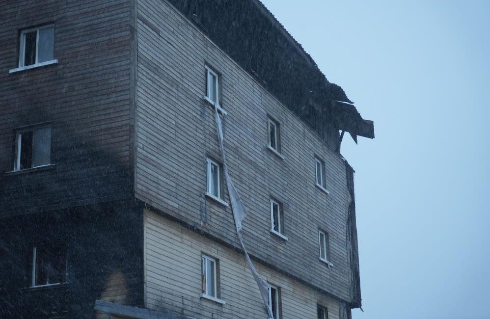 76 kişiye mezar olan otelde son kez arama yapılacak Bolu’da 76 kişinin hayatını kaybettiği Grand Kartal Otel’de bugün son