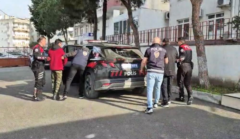Ayvalık polisi motosiklet hırsızlarına geçit vermedi Ayvalık ‘ta dadanan motosiklet hırsızları, İlçe Emniyet Müdürlüğü bünyesindeki Asayiş