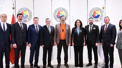 Bandırma Ticaret Odası heyeti, TOBB Başkanı Rifat Hisarcıklıoğlu’na Bandırma iş
