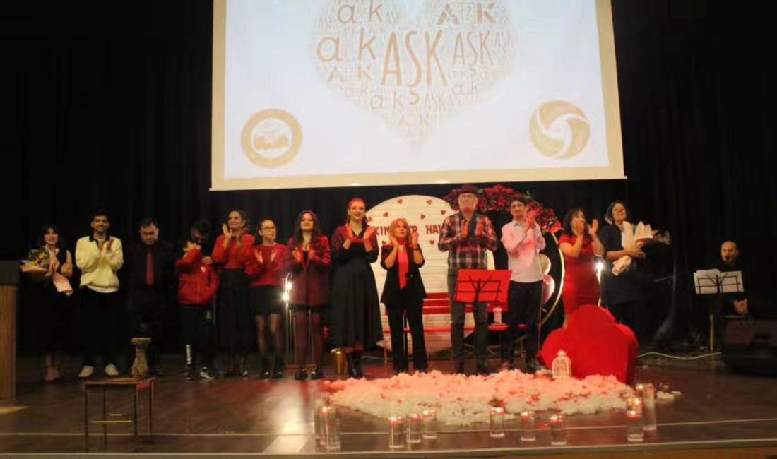 Susurluklularla buluşturulan “Aşkın Her Hali” şiir ve müzik dinletisi, sanatseverlerin