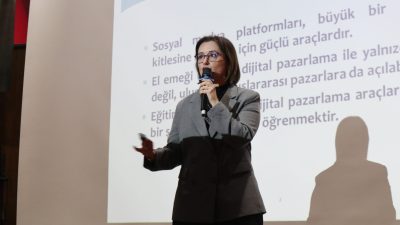 Bandırma’da düzelenen Girişimcilik ve Pazarlama eğitiminde kadın girişimciler, Dr. Itır