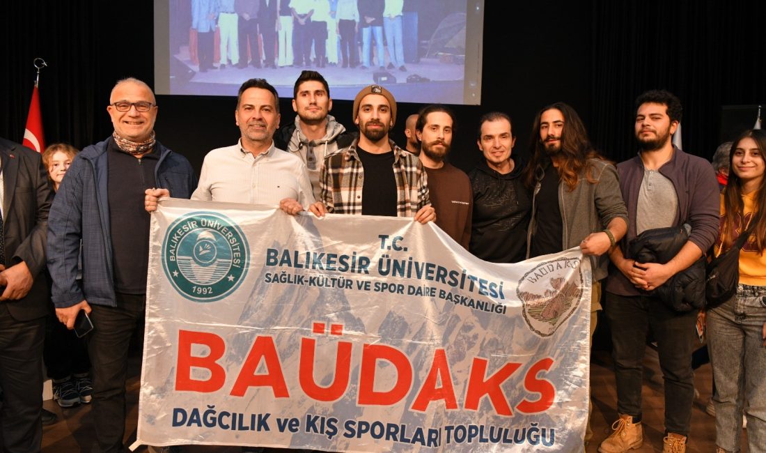 Balıkesir Büyükşehir Belediyesi’nin “Deprem” temalı düzenlediği programda konuşan Sosyal Girişimci,