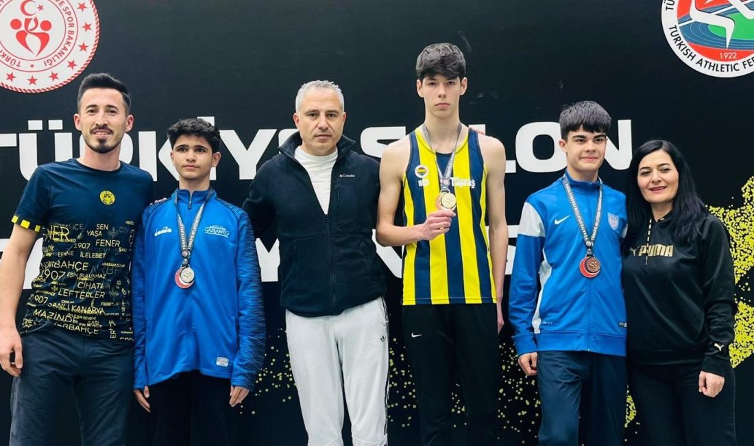 Bursa’da düzenlenen U-16 Salon Türkiye Atletizm Şampiyonası’nda Erdek Atletik NYZ