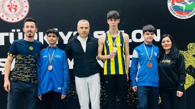 Bursa’da düzenlenen U-16 Salon Türkiye Atletizm Şampiyonası’nda Erdek Atletik NYZ
