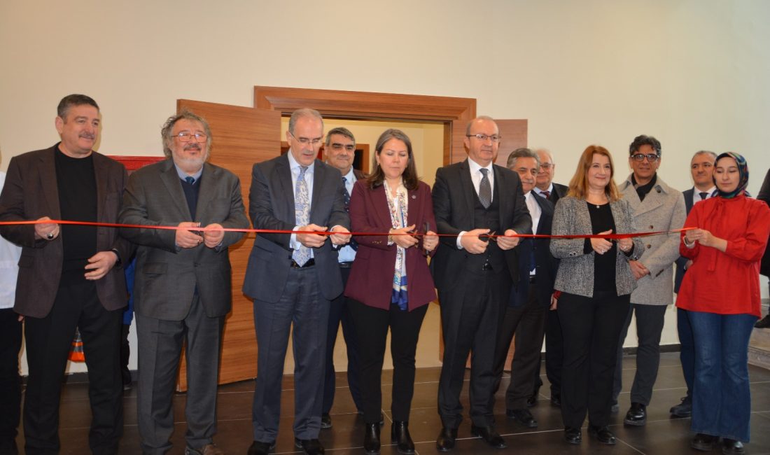 Bandırma’da Tıp Fakültesi’nin konferans salonu, derslik ve ofisleri açıldı Bandırma Onyedi Eylül Üniversitesi Tıp Fakültesi, yeni konferans salonu, derslikler