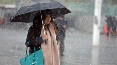 Meteoroloji Genel Müdürlüğü beklenen kuvvetli kar yağışı sebebiyle vatandaşları, ulaşımda
