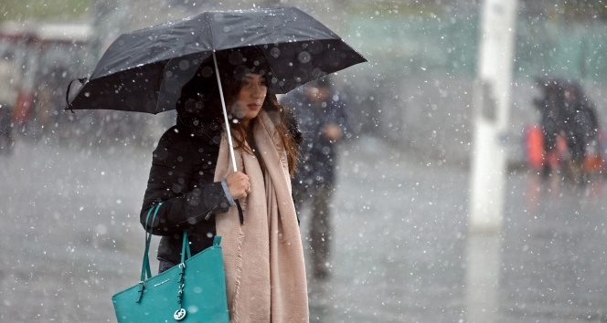 Meteoroloji Genel Müdürlüğü beklenen kuvvetli kar yağışı sebebiyle vatandaşları, ulaşımda