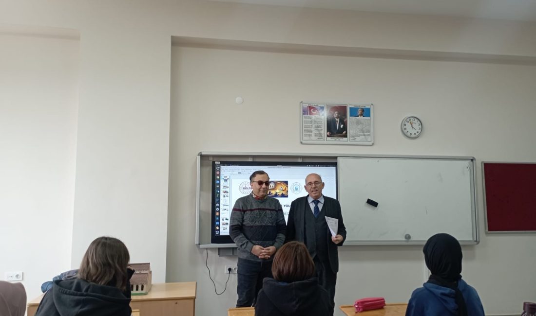 Lise öğrencileriyle bir araya gelen Bandırma Onyedi Eylül Üniversitesi İnsan