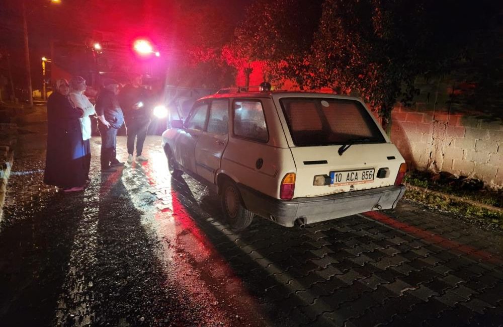 Gönen’de araç yangını Gönen’de, İ.D. isimli vatandaşa ait otomobilin motoru alev alırken, itfaiye