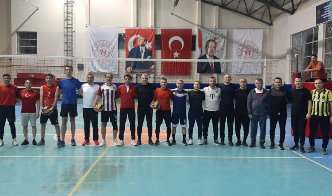 Erdek’te, Gençlik ve Spor İlçe Müdürlüğü koordinesinde düzenlenen kurumlar arası