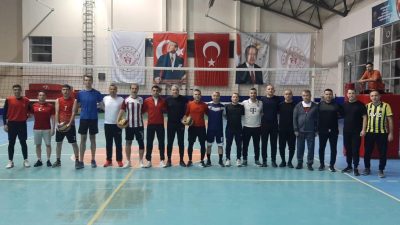 Erdek’te, Gençlik ve Spor İlçe Müdürlüğü koordinesinde düzenlenen kurumlar arası