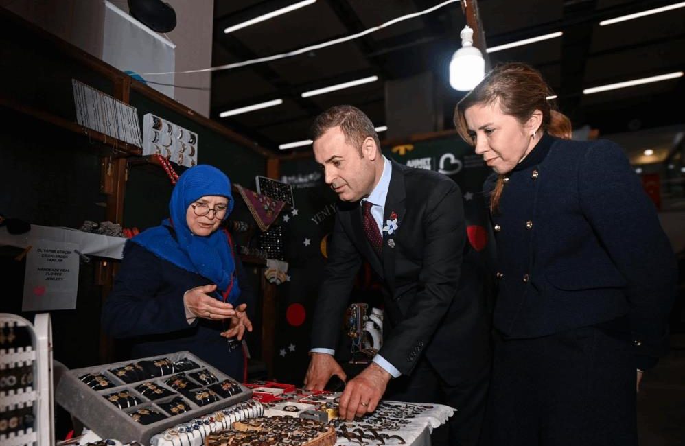 8 Mart’ta kadın emeği kazanca dönüşecek Balıkesir Büyükşehir Belediye Başkanı Ahmet Akın, 8 Mart Dünya Emekçi