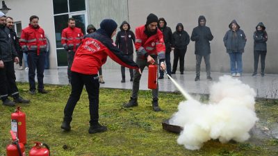 Bandırma Koyunculuk Araştırma Enstitüsü’nde, yangın güvenliği farkındalığını artırmak amacıyla eğitim