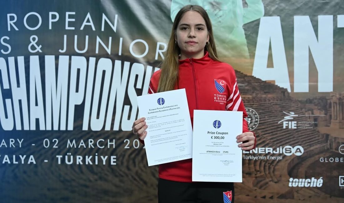 Balıkesir Büyükşehir Belediyesporlu Alara Atmaca, Yıldız Kadın Flöre’deki Avrupa Şampiyonluğu’nu