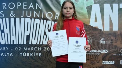 Balıkesir Büyükşehir Belediyesporlu Alara Atmaca, Yıldız Kadın Flöre’deki Avrupa Şampiyonluğu’nu