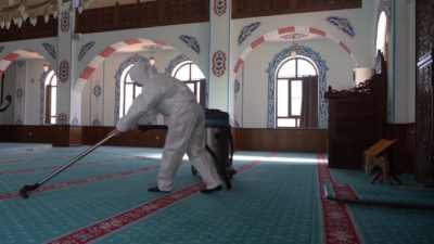 Edremit Belediyesi, Ramazan ayı öncesinde kent genelindeki camilerde kapsamlı temizlik