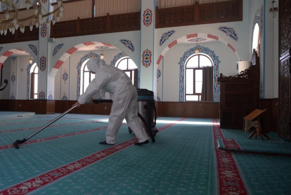 Edremit Belediyesi, Ramazan ayı öncesinde kent genelindeki camilerde kapsamlı temizlik