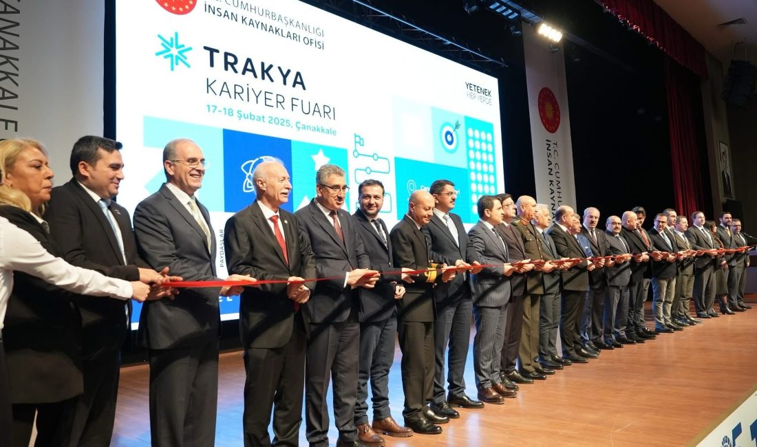Bandırma Onyedi Eylül Üniversitesi’nin de yer aldığı Trakya Kariyer Fuarı’na