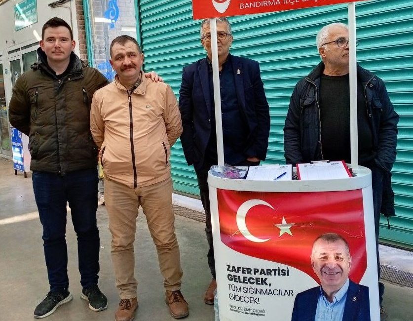 Bandırma’da Ümit Özdağ için imza kampanyası Zafer Partisi Bandırma İlçe Başkanlığı, Ümit Özdağ’ın tutuklanmasına tepki olarak