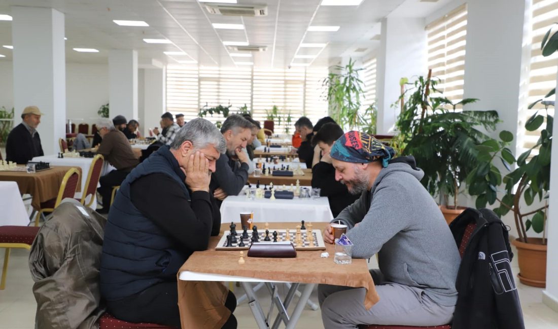 Gönen Belediyesi tarafından düzenlenen 22’nci Satranç Turnuvası, büyükler kategorisinde heyecan
