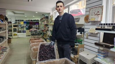 Bandırma’da, 11 ayın sultanı Ramazan Ayının yaklaşmasıyla birlikte hurma satışlarında
