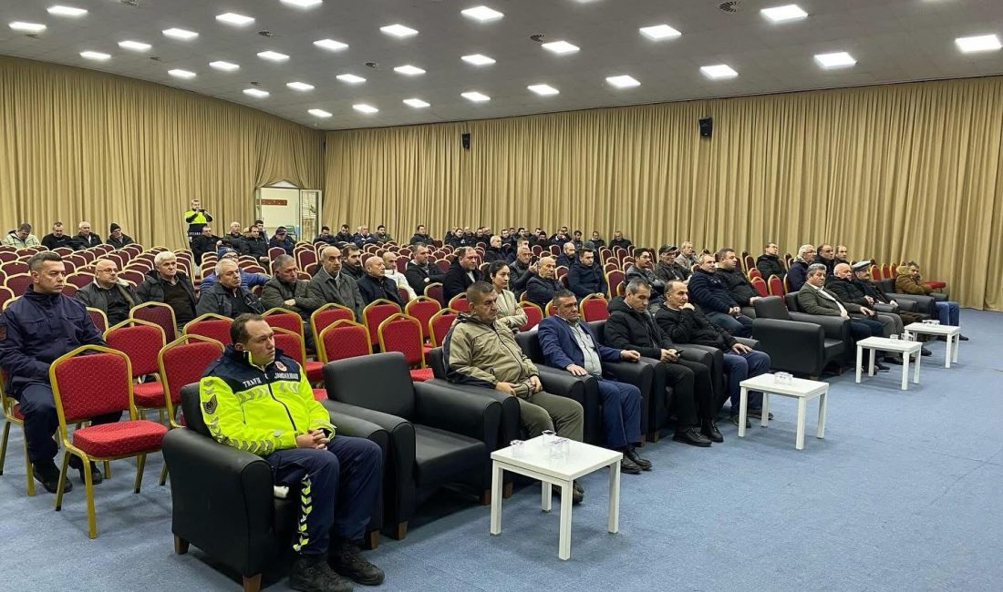 Gönen’de servis şoförlerine trafik kuralları ve güvenlik eğitimi Gönen Kaymakamlığı, servis şoförlerine güvenli ulaşım sağlamak amacıyla bilgilendirme toplantısı