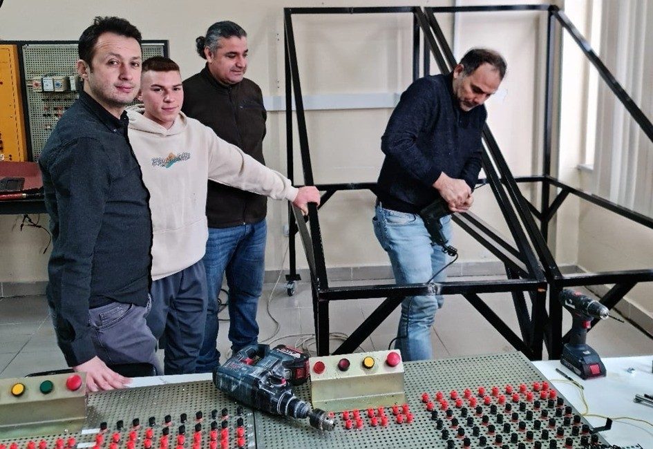 Balıkesir Meslek Yüksekokulu Elektrik ve Enerji Bölümü tarafından öğrencilerin yenilenebilir