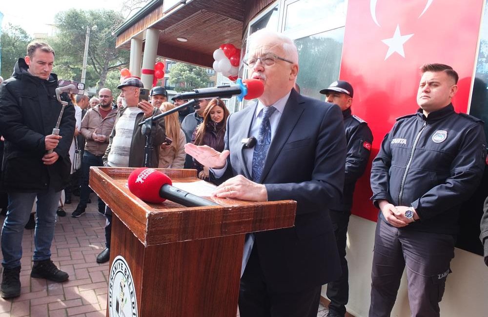 Burhaniye’de, Belediye Halk Marketin ardından Kent Lokantasını da törenle açtı.