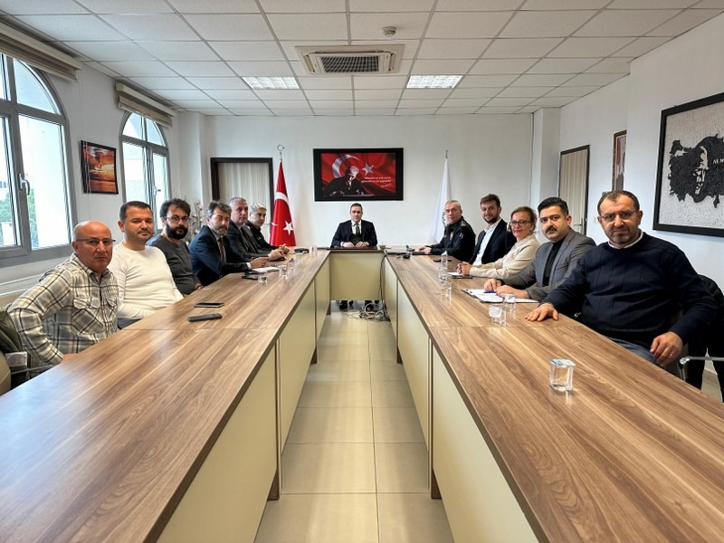 Burhaniye’de İlçe Spor Güvenlik Kurulu Toplantısı yapıldı Burhaniye’de, Kaymakam İlyas Memiş başkanlığında ilgili kurum amir ve temsilcilerinin
