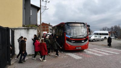 “Eğitim bizim kırmızıçizgimizdir” diyen Balıkesir Büyükşehir Belediye Başkanı Ahmet Akın,