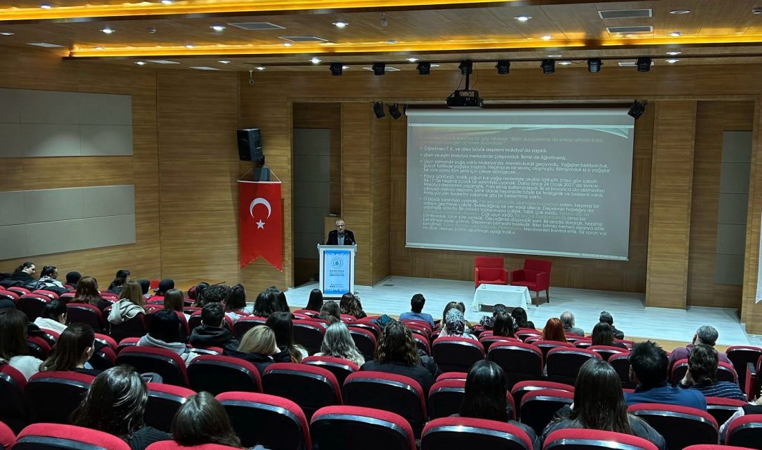 Bandırma Onyedi Eylül Üniversitesi’nde düzenlenen konferansta, 6 Şubat depremlerinin iki