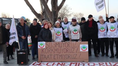 Tüm Emeklilerin Sendikası Bandırma Temsilciliği, Cumhuriyet Meydanı’nda yaptığı basın açıklamasında