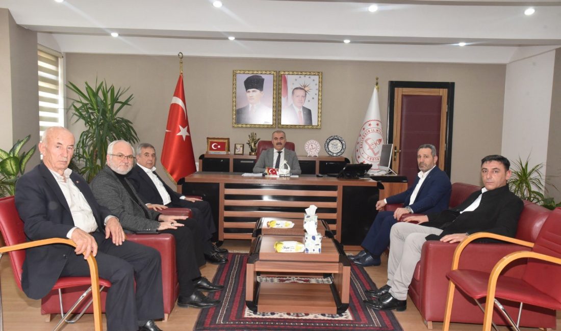 Bandırma ve Erdek’in eğitim yatırımları konuşuldu AK Parti Bandırma ve Erdek ilçe başkanları, yönetim kurulu üyeleriyle