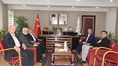 AK Parti Bandırma ve Erdek ilçe başkanları, yönetim kurulu üyeleriyle