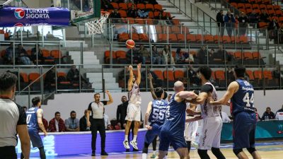 Türkiye Basketbol 1. Ligi’nin 26. hafta mücadelesinde Bandırma Bordo Basketbol,