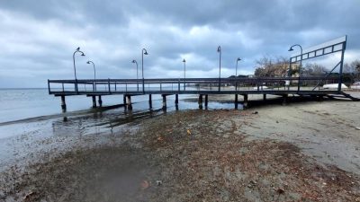 Erdek  ve Kapıdağ Yarımadası kıyılarında deniz suyu metrelerce çekildi. Marmara