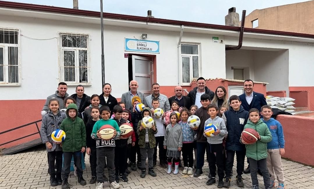 Balıkesir Büyükşehir Belediyesi Güney Marmara Koordinatörü Murat Karakoyun ve beraberindeki
