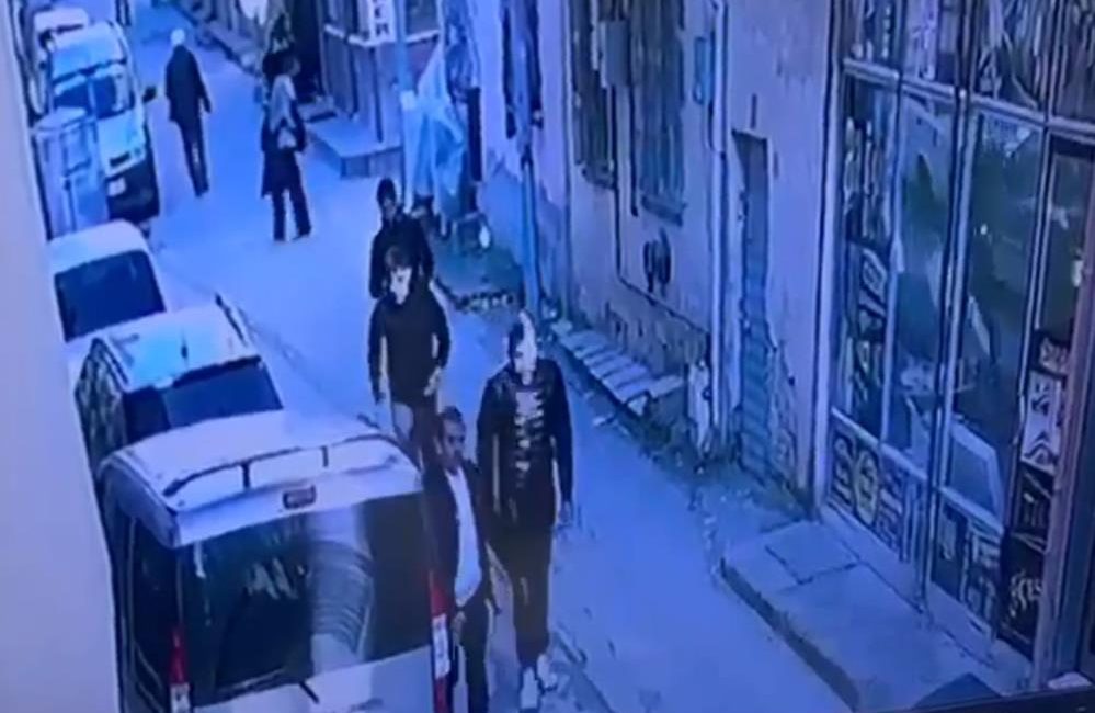 Balıkesir’de sahte polis kimliği gösterip vatandaşları gasbeden 5 şahıs, polis