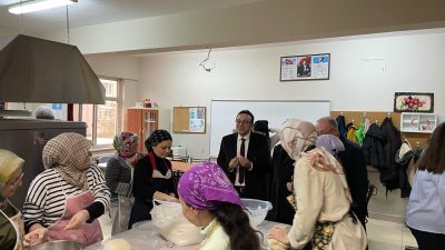 Bandırma İlçe Milli Eğitim Müdürü Mutlu Aslan, Halk Eğitimi Merkezi’ndeki