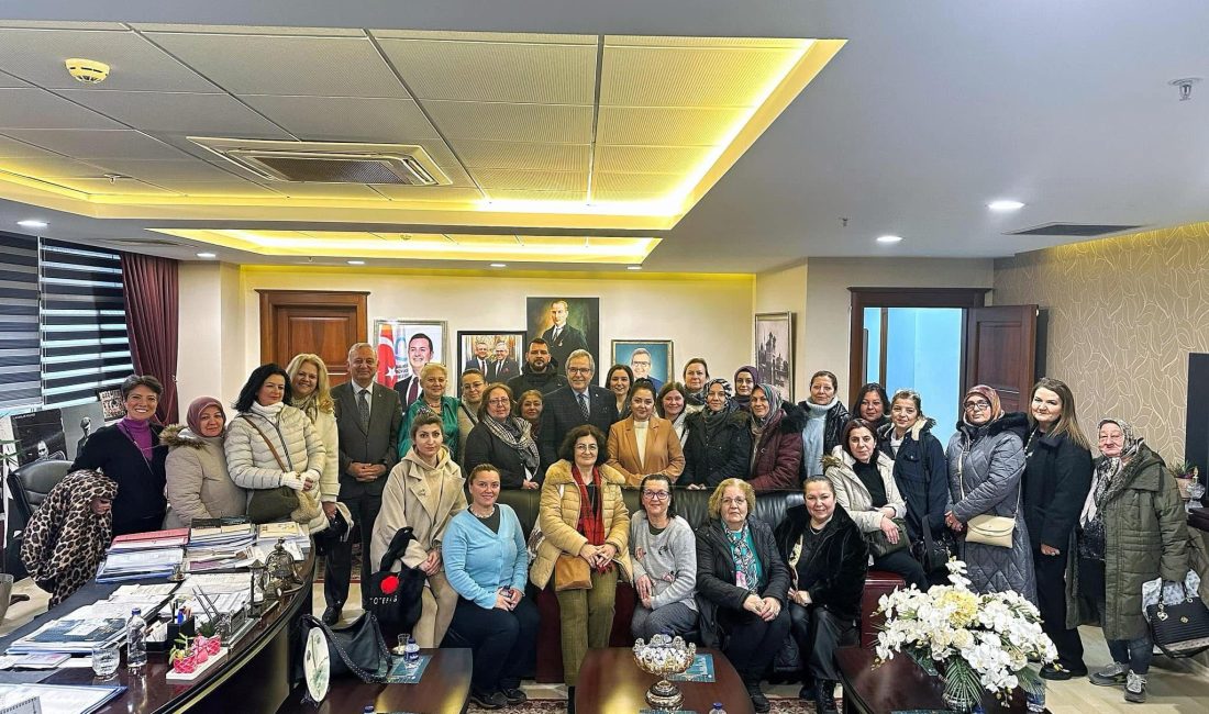 Mirza: “Kadınlar bir arada mücadele etmeli ve dayanışmanın gücünü göstermeli” Bandırma Kent Konseyi Kadın Meclisi ve üretici kadınlar ile bir