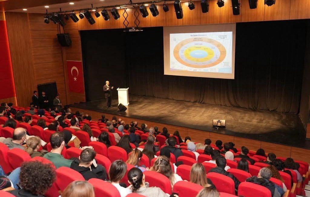 Bandırma Onyedi Eylül Üniversitesi’nde gerçekleştirilen konferansta kalite kültürünün sadece bir