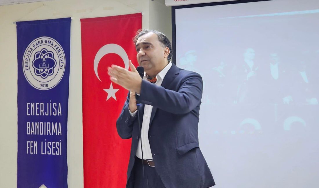 Lise öğrencileriyle bir araya gelen Bandırma Onyedi Eylül Üniversitesi Dr.
