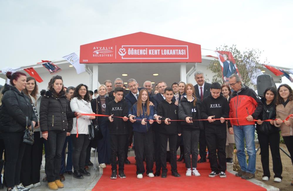 Ayvalık Belediyesi tarafından 2024-2025 eğitim ve öğretim yılının ilk günlerinde