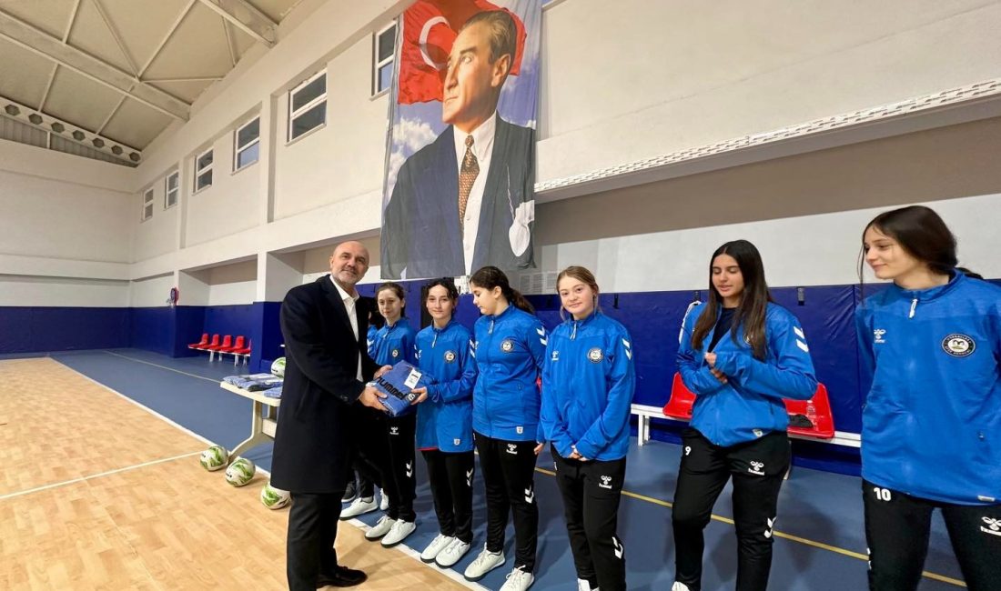 Marmara Adalar Belediye Başkanı Aydın Dinçer, Türkiye finallerine katılacak Saraylar