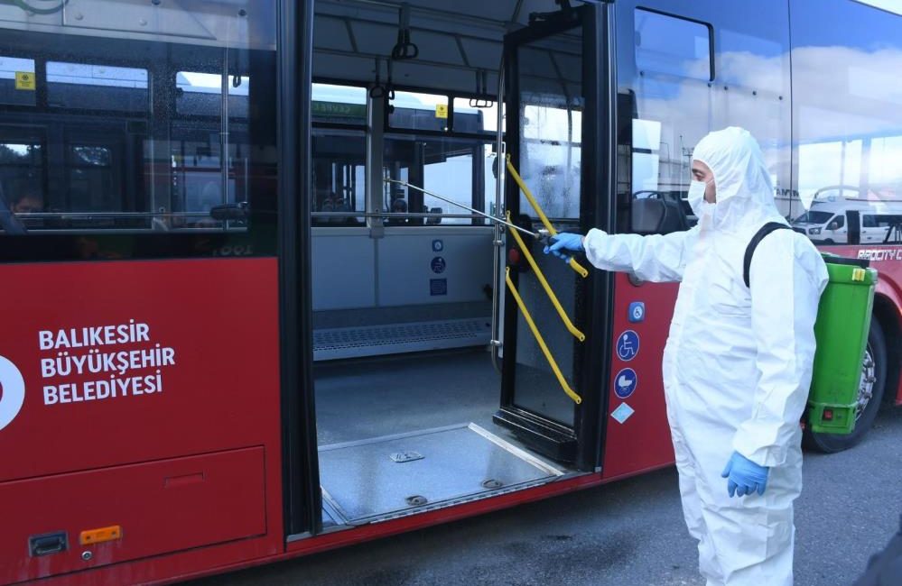 Büyükşehir’den hijyenik ortamda toplu taşıma hizmeti Halk sağlığını gözeten, temiz ve çevreci çalışmalarla Balıkesir’i dünya kentleriyle