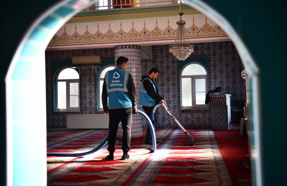 Balıkesir’de camiler Ramazan’a hazırlanıyor Balıkesir Büyükşehir Belediyesi, Ramazan Ayına sayılı günler kala tüm camilerde